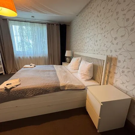 Dworek 3*