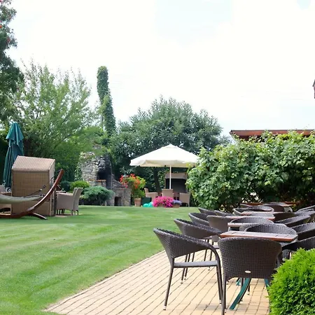 Han/Misafirhane Dworek