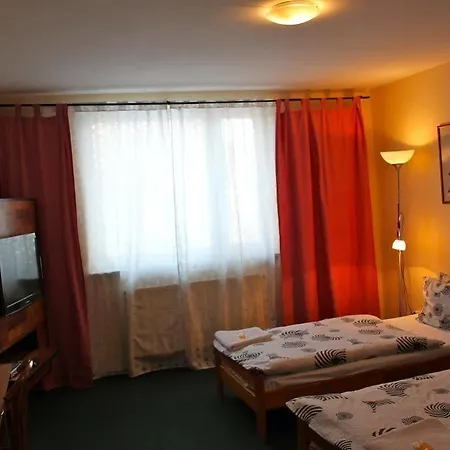 Dworek 3*