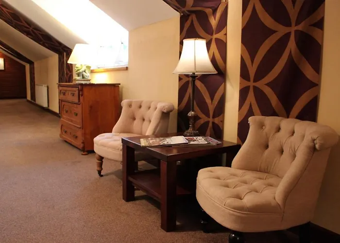 Dworek אורחן 3*